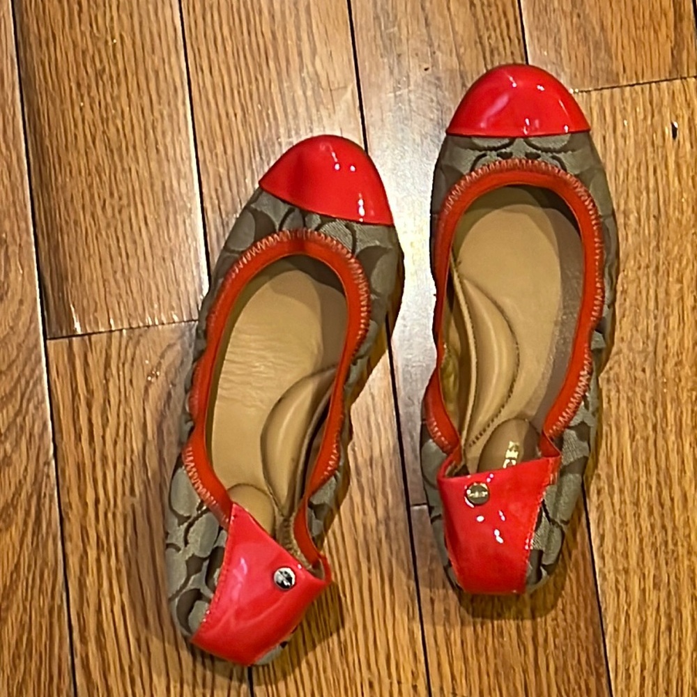 NWOT Coach signature fabric with Leather cap toe